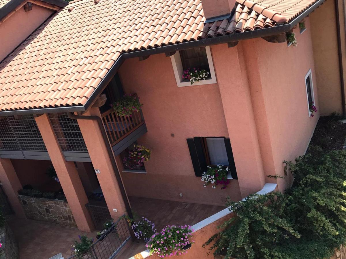 شقة Casa Del Balcone Fiorito Cormòns المظهر الخارجي الصورة